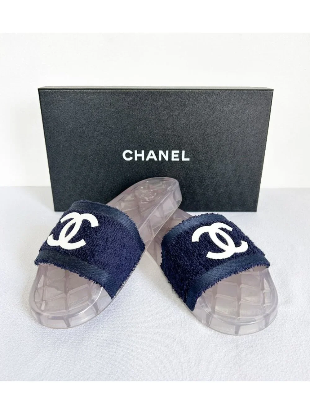 CHANEL Terry Cloth CC Jelly Slides in Navy Blue / Crisp White / Clear - Sz 40